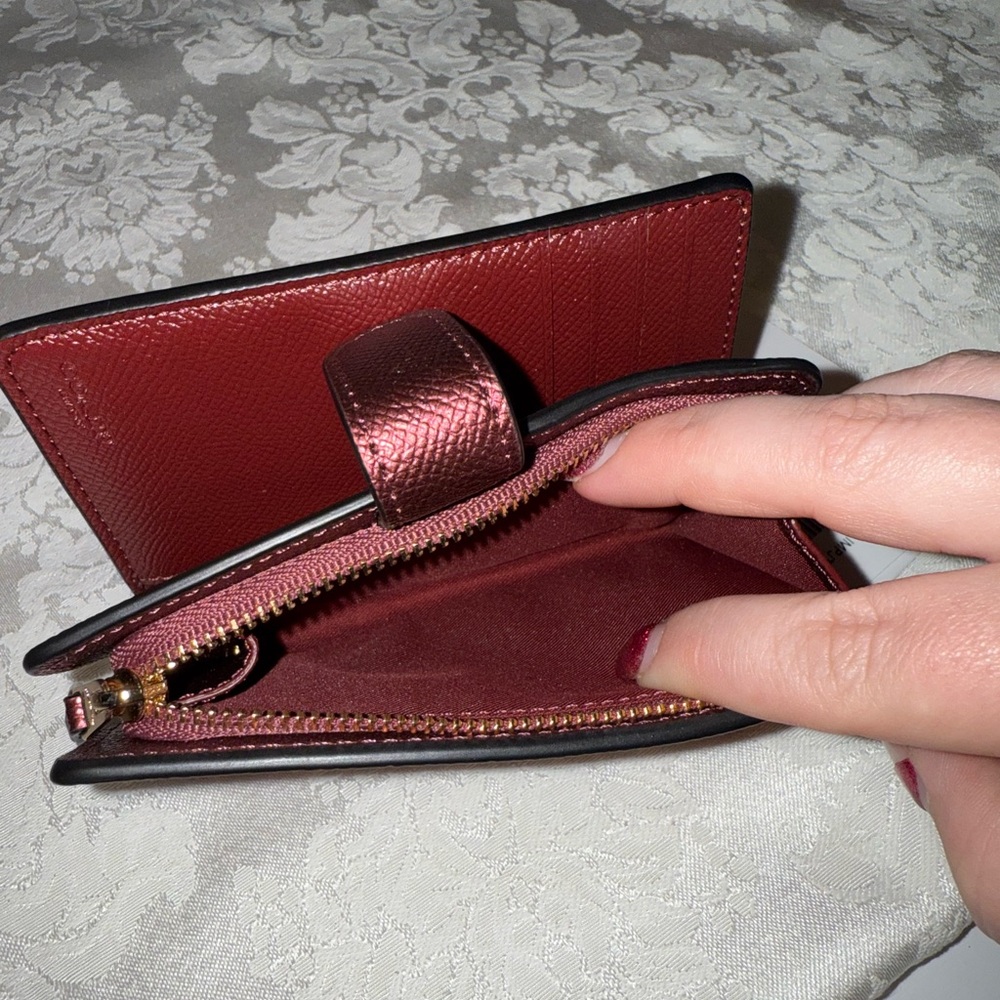 Coach Leather Medium Zip Wallet NWT Rose Gold Wine Compact Cash Cards - Picture 12 of 13